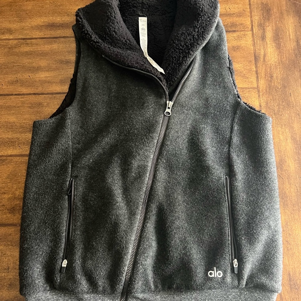 Alo Yoga Sherpa Lined Vest